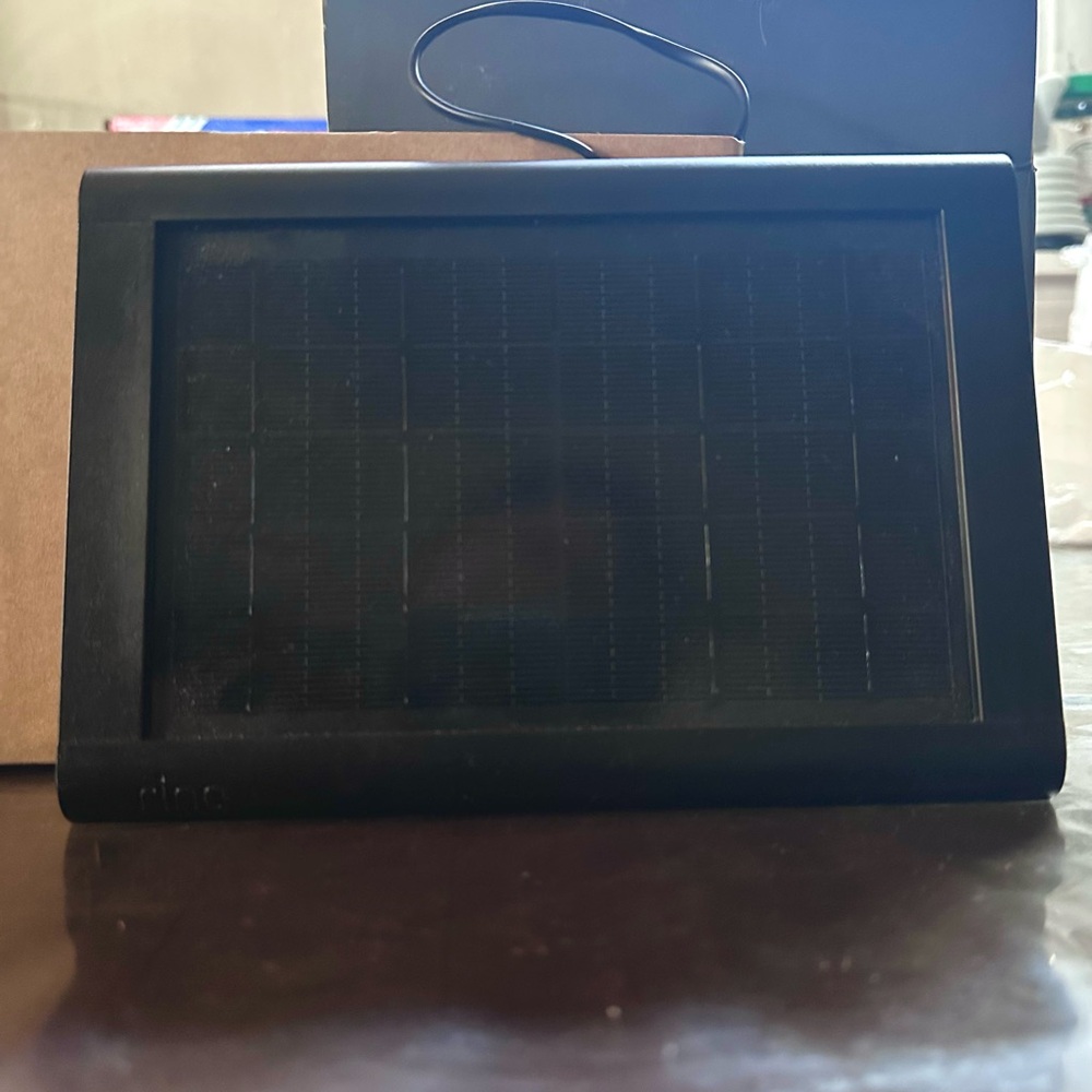 Ring Solar Panel Accessory – Black - Picture 2 of 4
